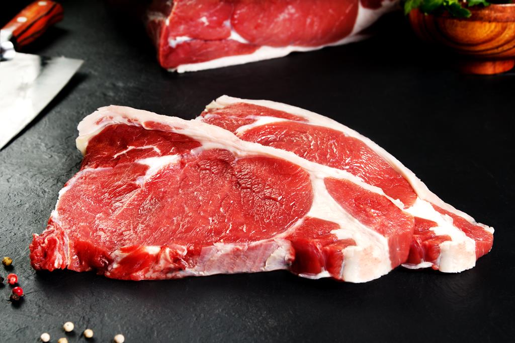 К чему снится сырое мясо с кровью. Мясо стоковые фото. Свежее мясо реклама.